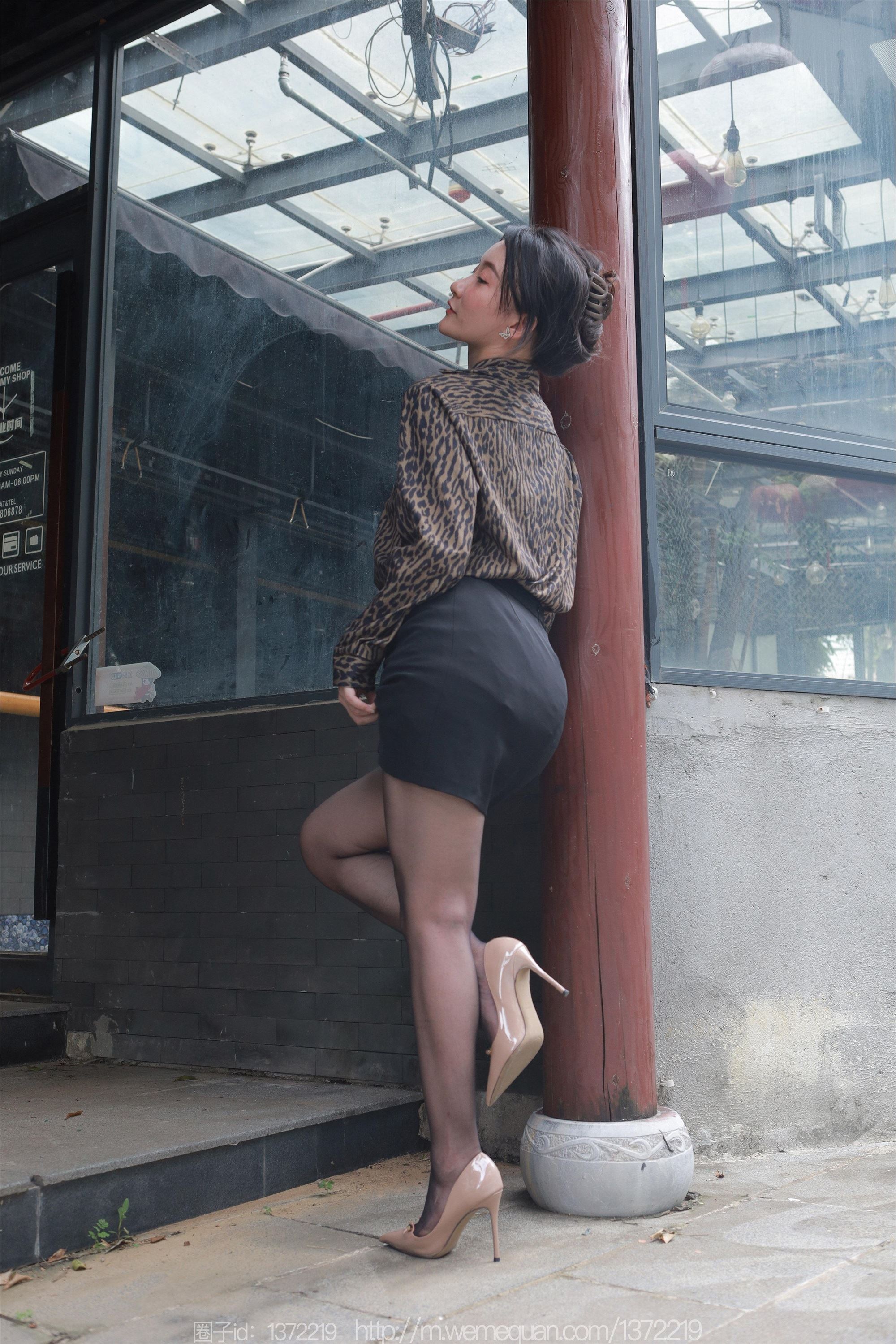 IESS异思趣向  2023.07.24 丝享家 1488 秋秋《孤身走暗巷》